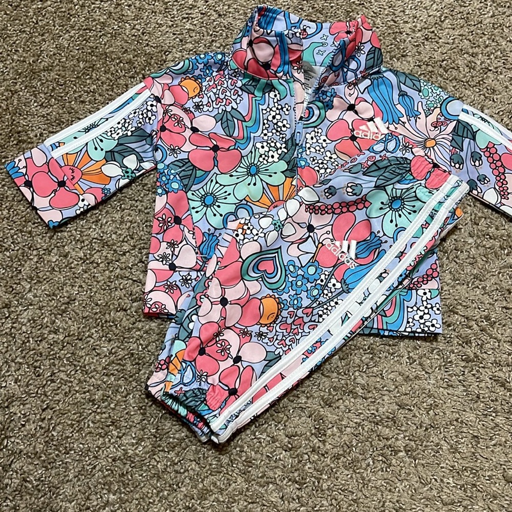 Baby Adidas Set - Picture 2 of 3